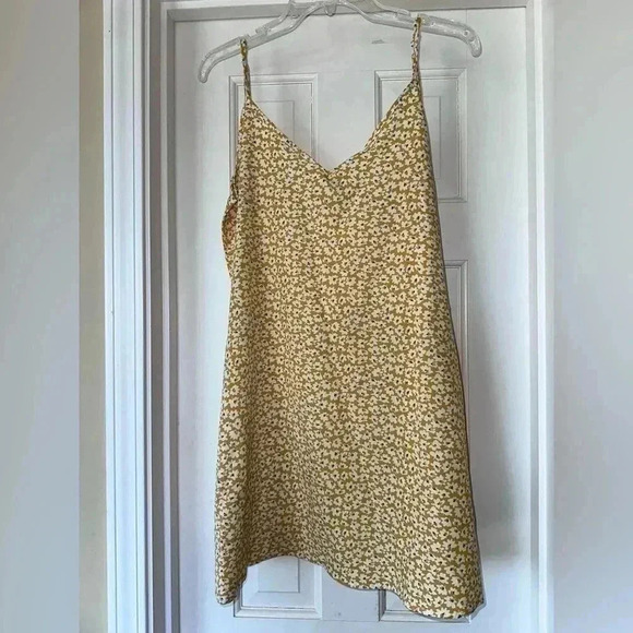 NWOT Mustard Yellow Floral Mini Dress Size Small - Picture 3 of 6